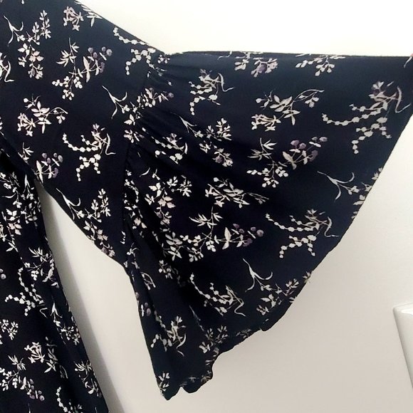 Ditzy Floral Tunic Dress Ruffled Bell Sleeves Office Boho Flowy Grannycore - Picture 3 of 4